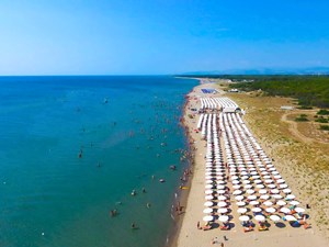 spiaggia privata 5 villaggio torre del faro