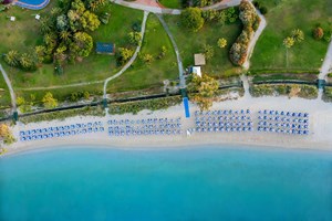 spiaggia villaggio baia di conte 2