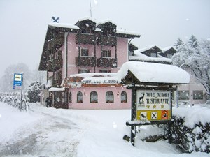 hotel aurora cimego esterno