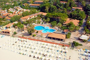 villaggio baia tropea piscina e struttura