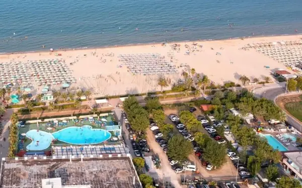 Hotel Villaggio Holiday a Giulianova