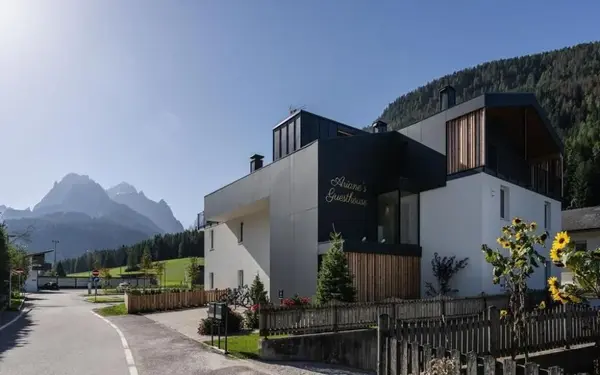 Hotel Ariane’S Guesthouse – Boutique Apartments Sexten Dolomites a Sesto