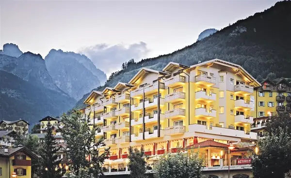 Hotel ALPENRESORT BELVEDERE MOLVENO a Molveno