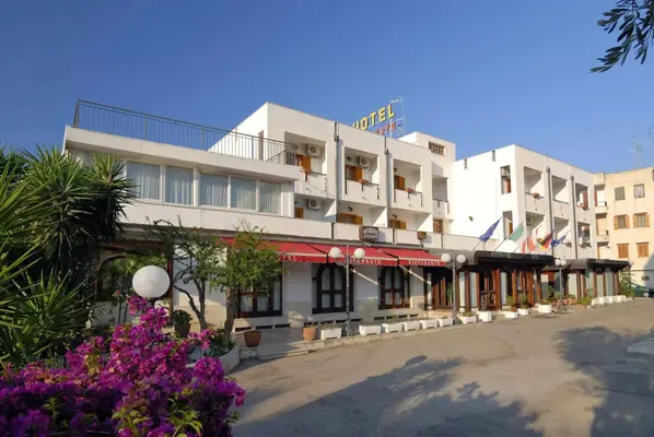 Hotel Apeneste a Mattinata