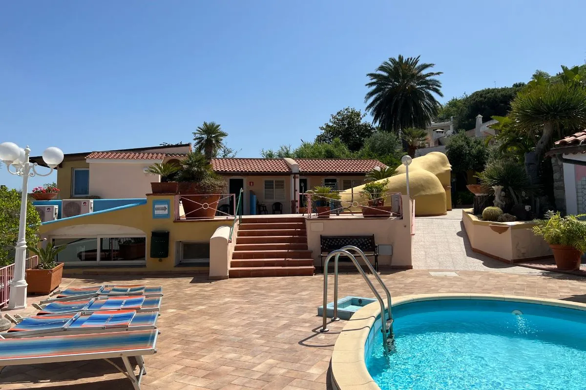 Park Hotel Carlo Magno - Solarium e piscina con idromassaggio